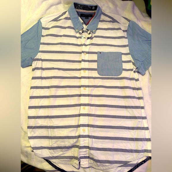 Tommy Hilfiger Button Down - Picture 2 of 4